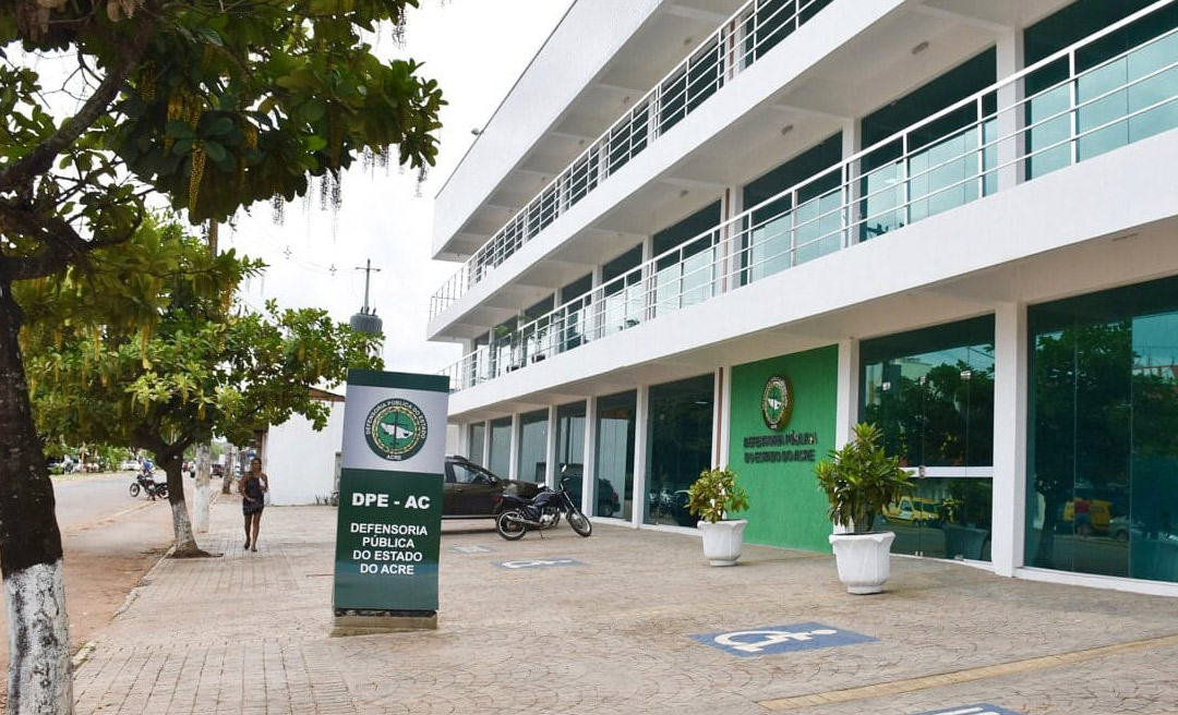 Lei Complementar reestrutura cargos e atualiza remuneração da Defensoria Pública do Acre; valores passam a variar de R$ 2.558,59 até R$ 18.327,63