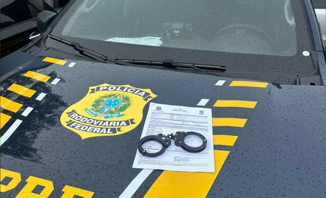 PRF captura foragido da justiça por tráfico de drogas durante fiscalização na BR-364