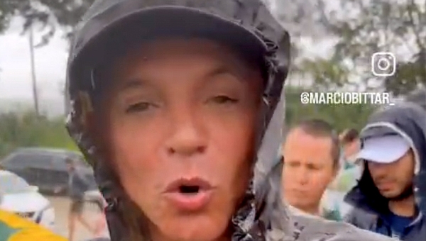 “Não há mal que dure para sempre. Nós venceremos”, afirmou Bittar que participa de caminhada com Nikolas Ferreira em defesa de Bolsonaro