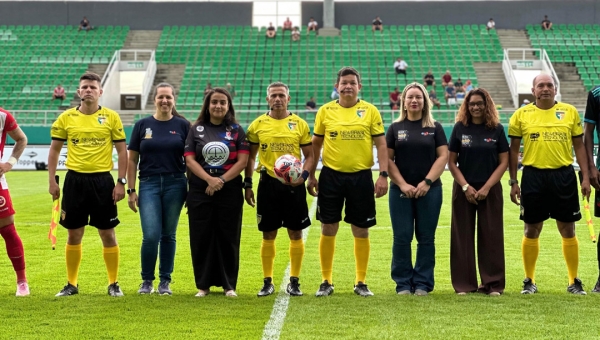 Campanha da OAB/AC “Elas Jogam Junto” ocorre durante jogo na Arena da Floresta