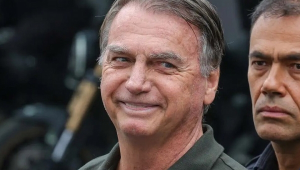 Alexandre de Moraes cobra relatório detalhado da rotina de Bolsonaro na prisão