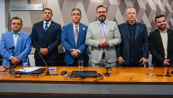 Bancada do Acre se reúne com DNIT para discutir a reconstrução da BR-364