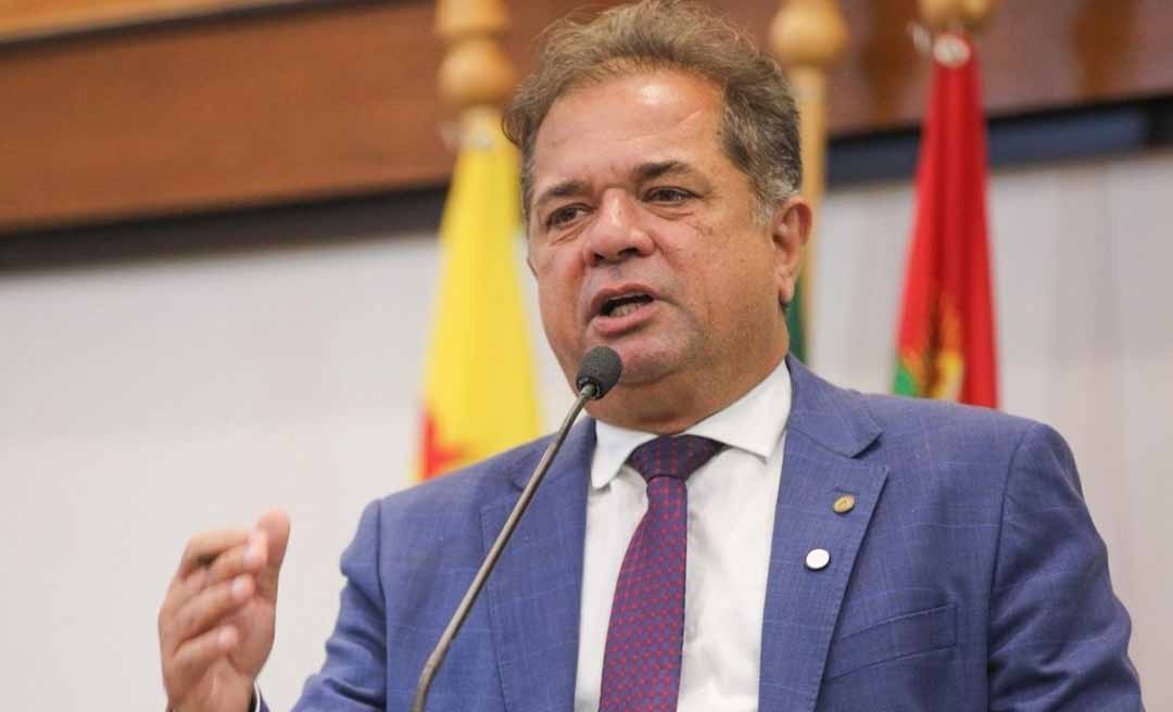 Marcus Cavalcante critica gestão de Railson Ferreira, de Feijó: “as ruas estão atolando”