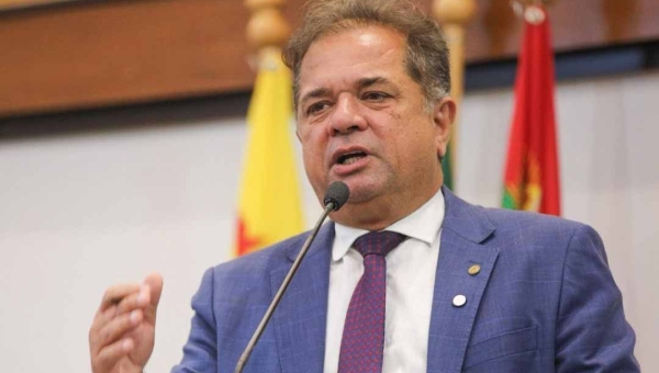 Marcus Cavalcante critica gestão de Railson Ferreira, de Feijó: “as ruas estão atolando”