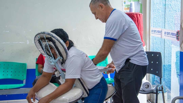 Prefeitura de Rio Branco realiza ação de cuidado em alusão ao Fevereiro Roxo na UBS Gentil Perdomo da Rocha