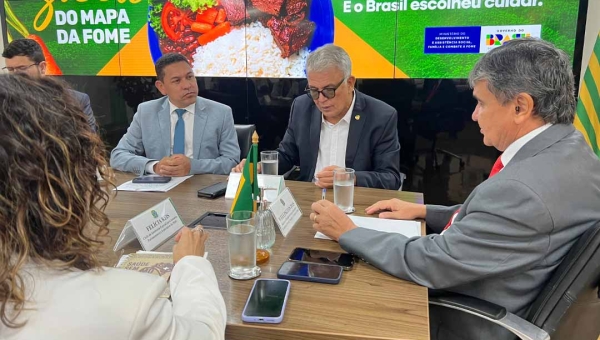 Petecão reúne ministro Wellington Dias e prefeito Jerry Correia e garante recursos para municípios fronteiriços