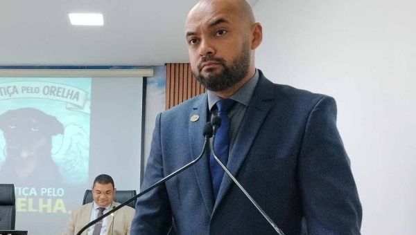 “Estamos dando proteção legal a animais já cuidados pela comunidade”, diz vereador João Paulo ao apresentar PL em Rio Branco