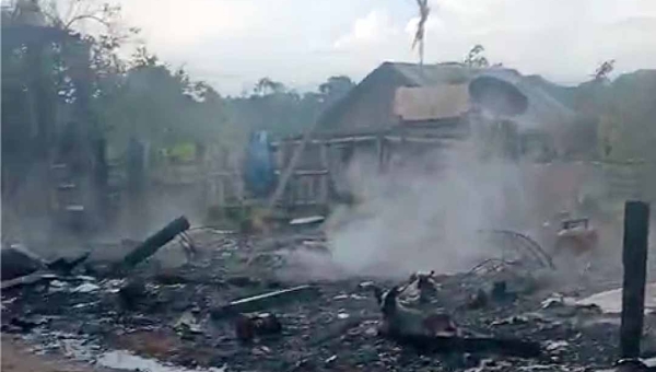 Suspeito de homicídio se entrega à Polícia Civil após três dias escondido em área de mata em Feijó