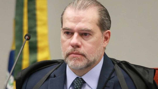 Ministro do STF, Dias Toffoli se defende após deixar relatoria do caso do banco Master