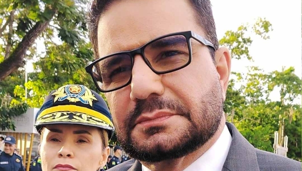 “Quem não quer estar no mesmo barco, tem que arrumar trouxa e sair”, dispara Gladson Cameli sobre possível debandada do PSDB