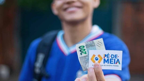 Estudantes de baixa renda poderão receber até R$ 3 mil com o Programa Pé-de-Meia em 2026; confira as modalidades de pagamento