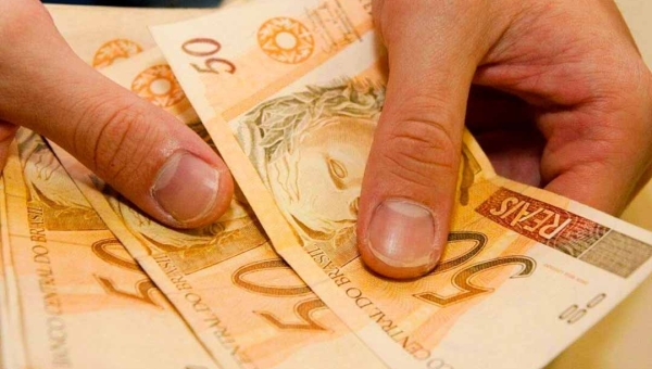 Governo aperta fiscalização de descontos em folha e cria punições mais rígidas a consignatários
