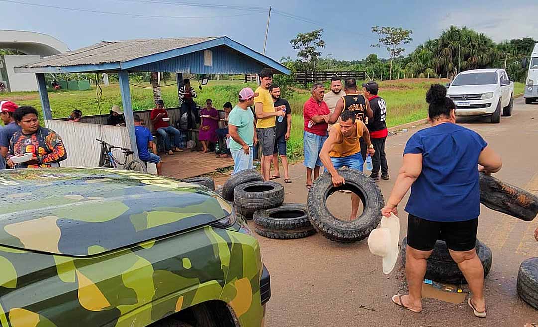 Após acordo com moradores, BR-364 é liberada em Feijó e governo promete entregar bloco do hospital até abril