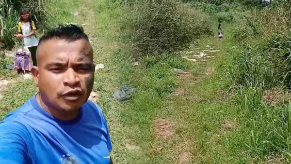 Pai clama por melhoria de travessa que dá acesso a escolas e faz desabafo a Bocalom e Gladson