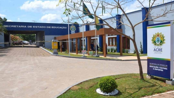 DOE publica lista de candidatos aptos em perícia médica para cargos temporários da Secretaria de Educação