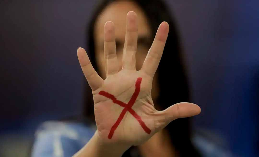 Ligue 180 pode ser obrigatório em notícias de violência contra mulher