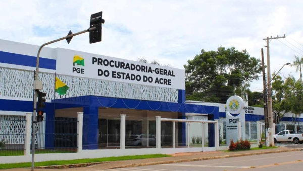 VIII Concurso da PGE-AC oferece 10 vagas com salário de R$ 25,9 mil; edital foi publicado no DOE desta sexta-feira