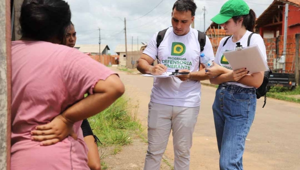 Defensoria Pública atende famílias que vivem em área de ocupação no Loteamento Jequitibá em Rio Branco