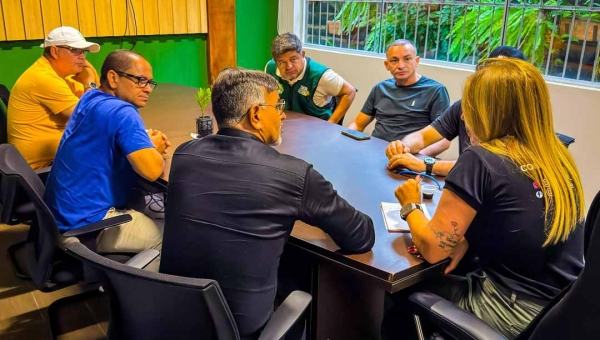 Deracre recebe vereadores de Cruzeiro do Sul para tratar de ramais e da Operação Verão 2026