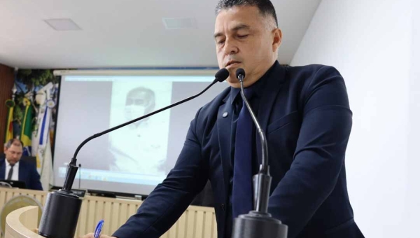 “Não podemos negar remédio a quem tem receita válida”, diz Eber Machado ao propor lei ‘Saúde para Todos’ em Rio Branco