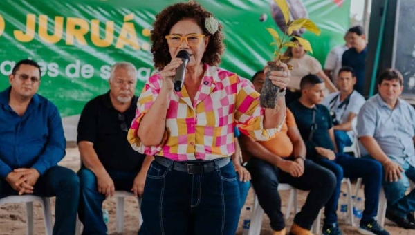 Perpétua Almeida garante distribuição de mudas de café para produtores de Cruzeiro do Sul