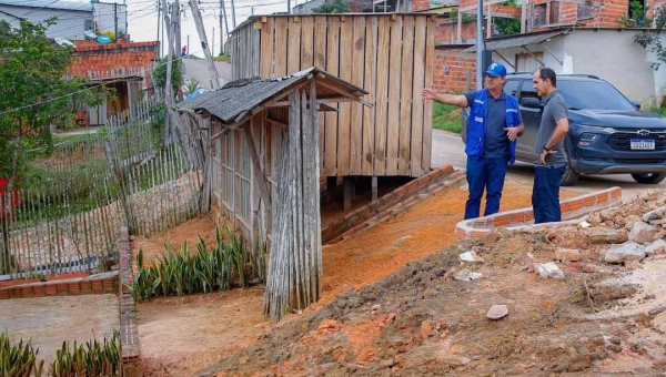 Zequinha Lima comanda obras de drenagem e acessibilidade no bairro Mutirão do Cruzeirão