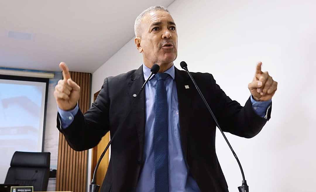 Neném Almeida perde a paciência e expõe ‘omissão’ na Câmara sobre transporte público: "Assinem a merda dessa CPI”