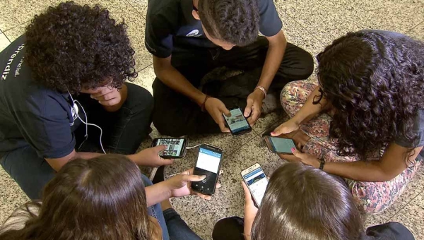Participação de famílias é desafio do  Estatuto Digital da Criança e do Adolescente, dizem especialistas