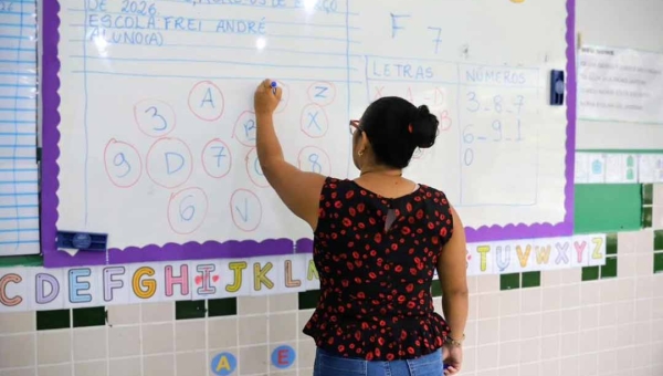 Governo do Acre publica editais de convocação para professores da rede estadual de ensino