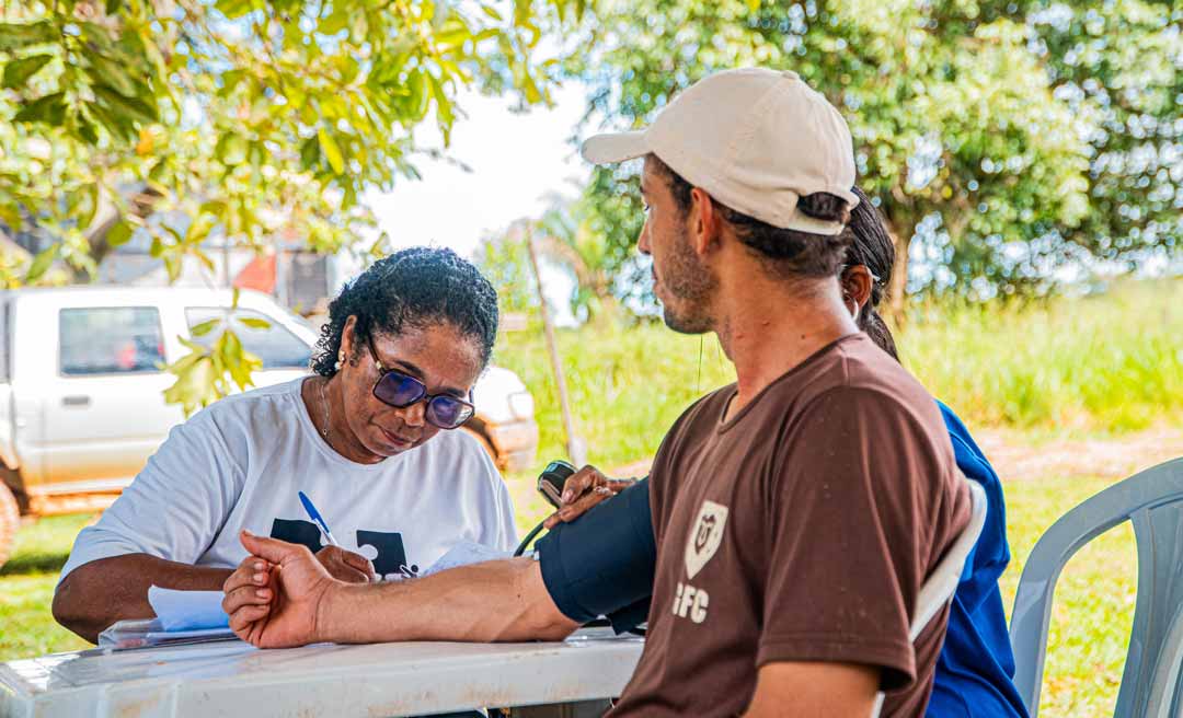 Prefeitura de Rio Branco leva saúde pelos rios e atende comunidades do Riozinho do Rola