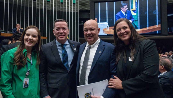 Zé Adriano defende pautas da indústria para geração de emprego e renda