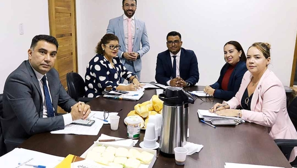 Pacote de projetos com foco social, saúde e mobilidade avança nas comissões da Câmara de Rio Branco