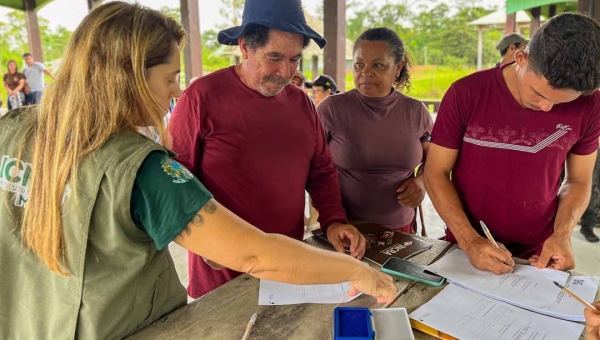 Famílias extrativistas recebem mais de R$ 600 mil em créditos no Acre