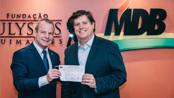 Pedro Longo se filia ao MDB em Brasília e recebe as boas-vindas de Baleia Rossi