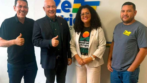 Deputado Zé Adriano garante investimentos a trabalhadores rurais de Manoel Urbano