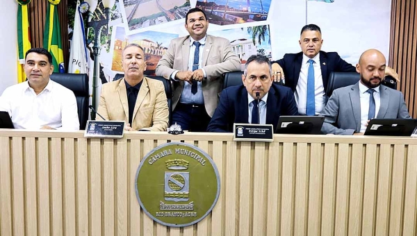 Vereadores encerram sessão na Câmara de Rio Branco por falta de quórum nesta quinta-feira; apenas seis chegaram no horário