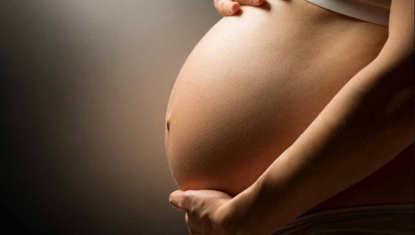 Governo federal cria programa para apoiar professoras gestantes e mães na pós-graduação