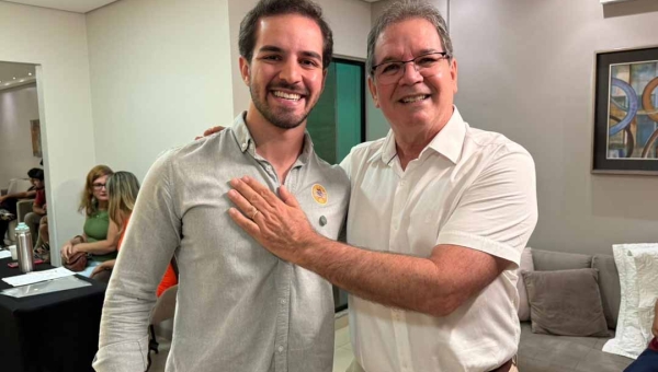 Com a presença de seu pai, Tião Viana, Virgílio Viana se filia ao PV: “Uma aproximação muito natural”