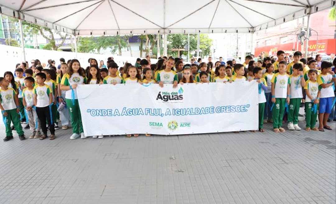 Estudantes da rede pública estadual participam de caminhada pelo dia mundial da água