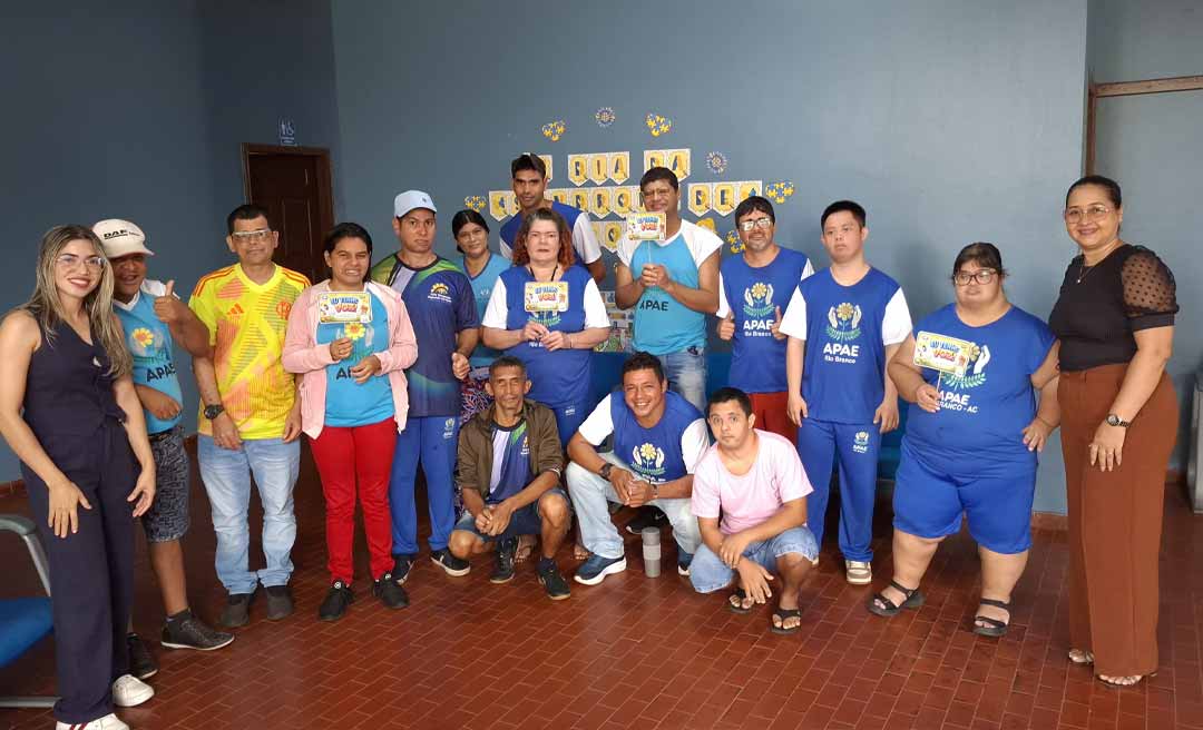 Roda de conversa prepara alunos para eleição de autodefensores na Apae Rio Branco; oito estudantes participam do processo