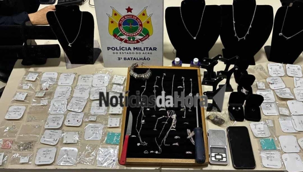 Polícia Militar prende suspeito de furto em joalheria e recupera produtos no bairro Vitória, em Rio Branco