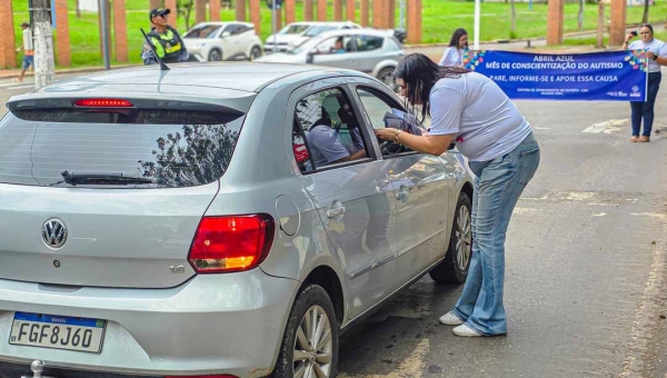 Prefeitura de Rio Branco realiza pit stop de conscientização sobre o autismo e abre programação no Mundo Azul