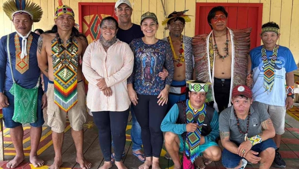 Vereadora Veinha do Valmar participa de encontro com mulheres indígenas e reforça valorização feminina em Tarauacá