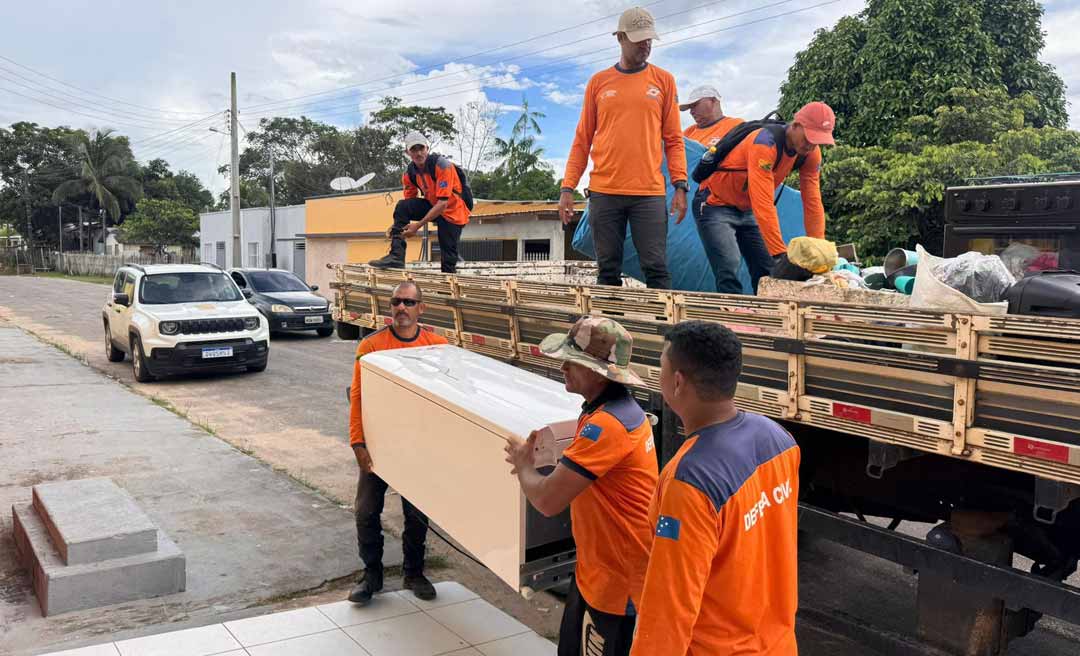 Prefeitura de Cruzeiro do Sul leva para abrigo primeiras famílias atingidas pela cheia do Rio Juruá