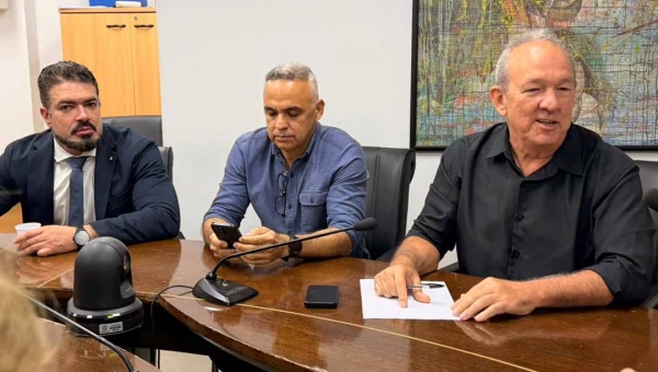 Calixto diz que proposta do governo está mantida e pretende votar amanhã na Aleac: “se tiver quórum”