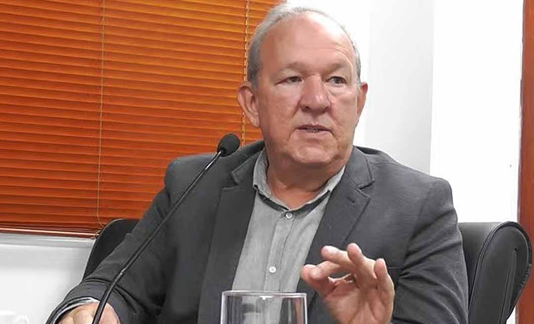 Projetos que beneficiam servidores chegam à Aleac ainda hoje, confirma o secretário Calixto