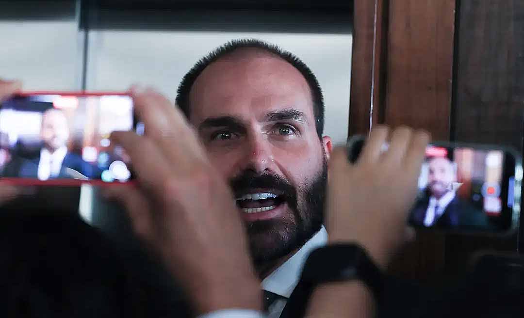 Moraes marca depoimento de Eduardo Bolsonaro em processo no STF