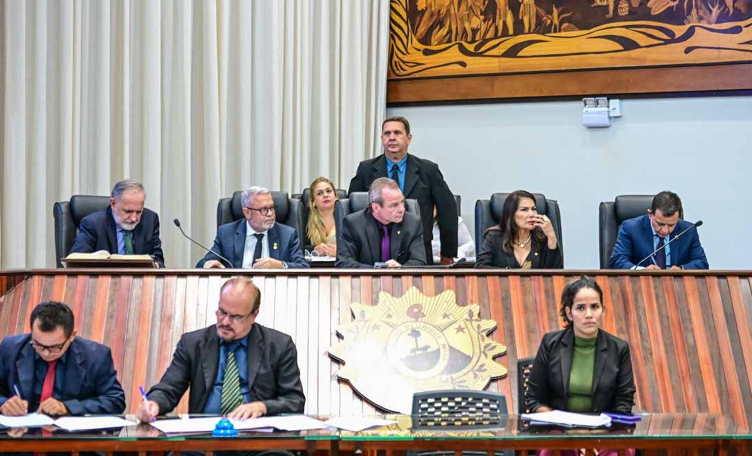 Deputados aprovam auxílio-alimentação de R$ 800 para servidores civis e de R$ 700 para militares; aposentados vão receber R$ 500 de auxílio-saúde