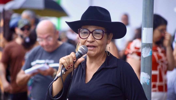 Rosana dispara sobre a volta dos 10% da Educação: “esse governo já poderia ter resolvido, não resolveu por pura maldade com a Educação”