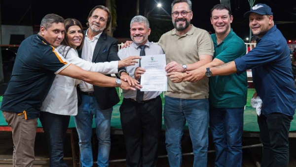 Alan Rick prestigia assinatura da ordem de serviço para nova ponte entre Brasiléia e Epitaciolândia e destaca investimentos na região